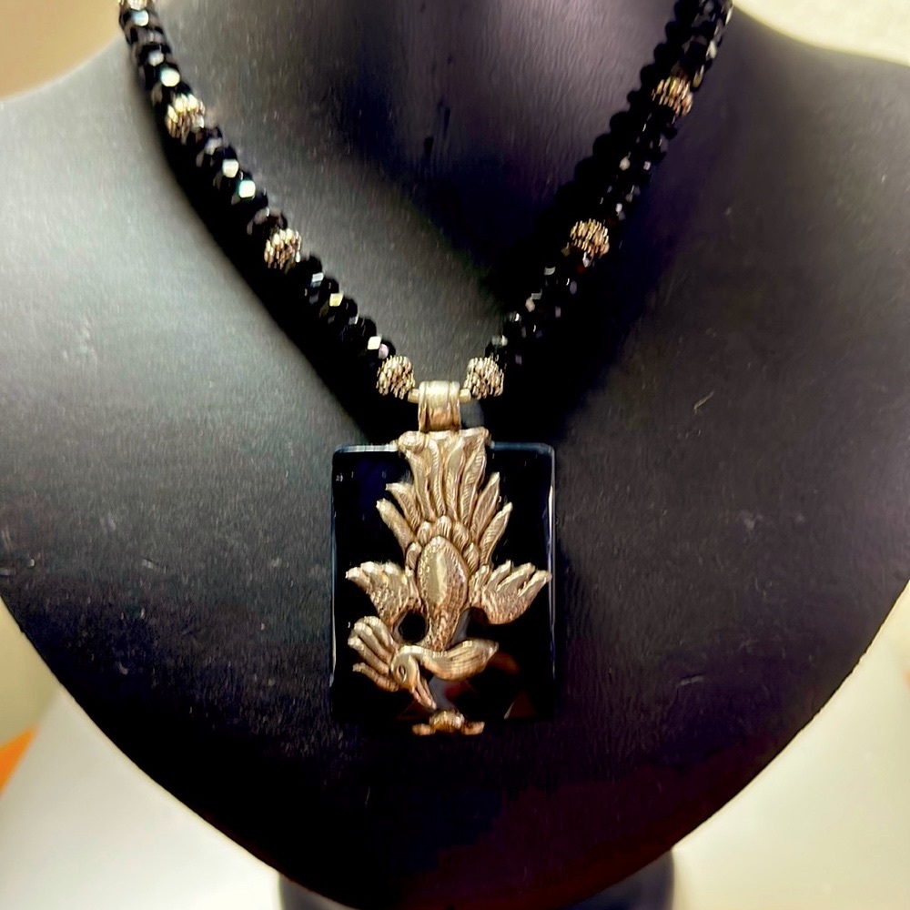 Necklace of Black Onyx and Bird Pendant. Artisan NWOT